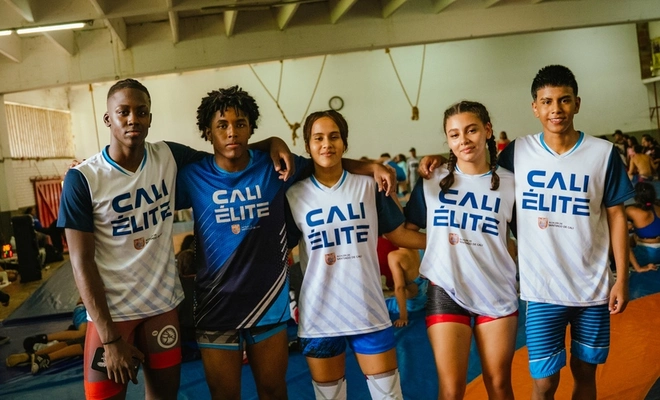 Luchadores de ‘Cali Élite’ le dieron 15 medallas al Valle del Cauca, campeón del ‘Nacional Sub-17’ en Medellín