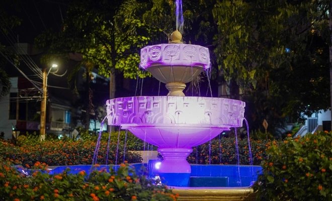 Cinco hitos de Cali se iluminan de violeta: un homenaje al liderazgo y resiliencia de las mujeres