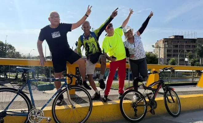 Cali se puso en movimiento: caminata y Ciclovida reunieron a familias en una jornada recreativa