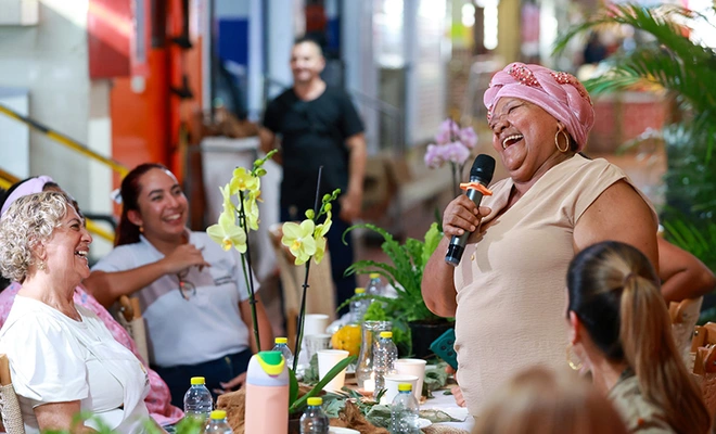 ‘Voces de la Plaza Alameda’: homenaje a las mujeres que le dan vida y sabor a Cali