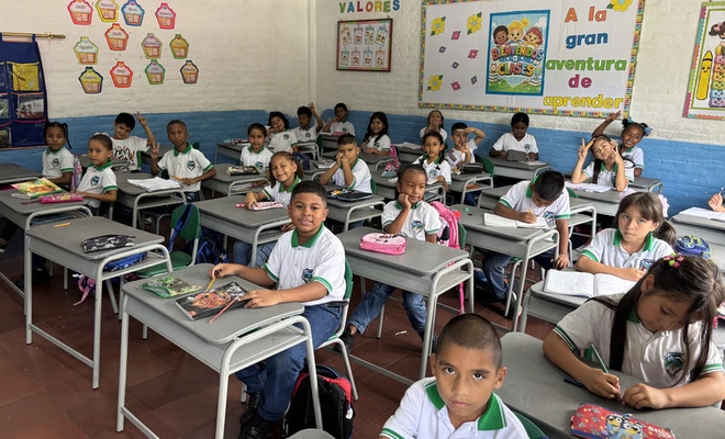 Mayor seguridad para la comunidad académica: Alcaldía de Cali entregó cerramiento perimetral en la sede Andrés Joaquín Lenis