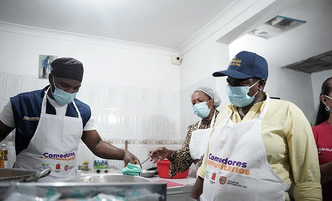 Secretaria de Bienestar Social se puso el delantal para cocinar y compartir con las gestoras del Comedor Casa Libertad
