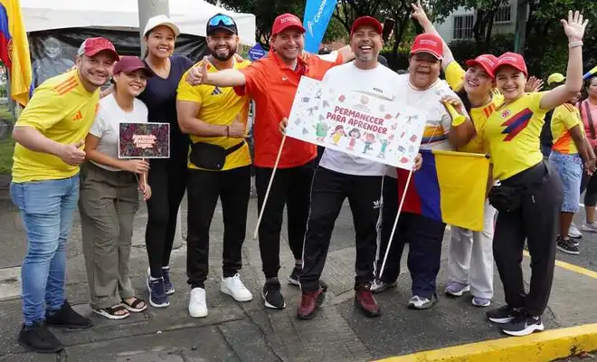 La pasoancho con 32 se llenó de alegría para apoyar a los corredores de la Maratón 2026