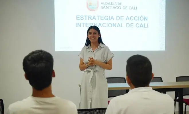 De la alcaldía a las aulas: jóvenes conocen cómo se conecta Cali con el mundo