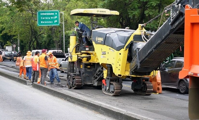 Nueva capa asfáltica y trabajos 24/7: así avanza la recuperación de la calle 5 en el sector de Meléndez