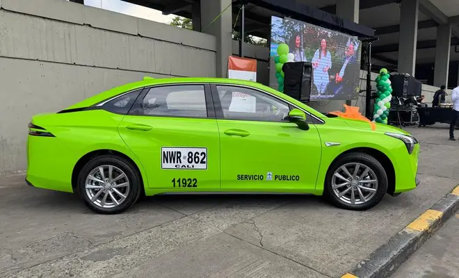 Cali pone a rodar taxis eléctricos en las vías: marcando una movilidad segura y sostenible