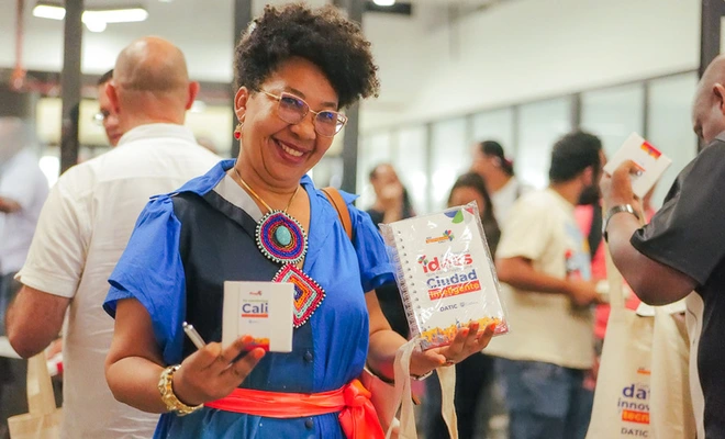 Más de 100 docentes TIC se preparan para llevar el proyecto de ciudad inteligente a las aulas de Cali