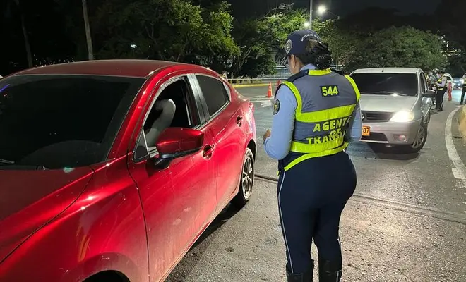 Condenan a prisión a hombre que profirió insultos racistas contra un agente de tránsito en Cali