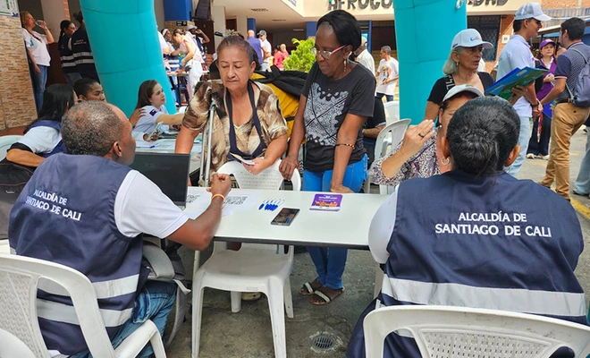 Alcaldía de Cali lleva a los comedores comunitarios de Villa del Lago jornadas de atención en Sisbén y certificación de discapacidad