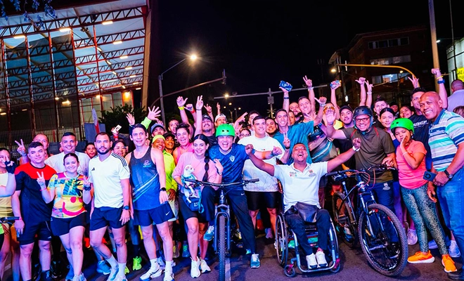 Más de 10 mil personas se gozaron la gran fiesta en la primera Ciclovida Nocturna de 2026