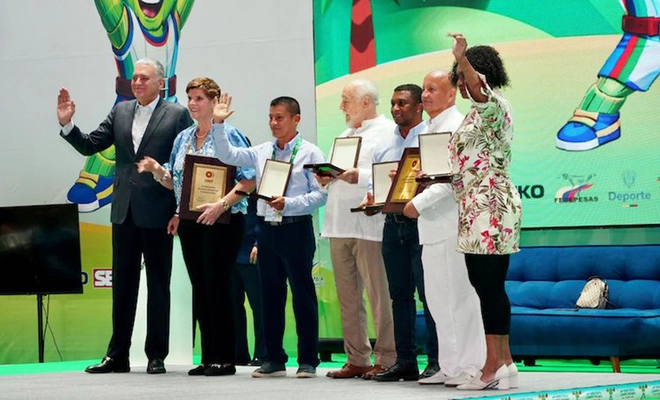 A ritmo de salsa, comenzó en Cali el Campeonato Mundial Junior IWF de Pesas