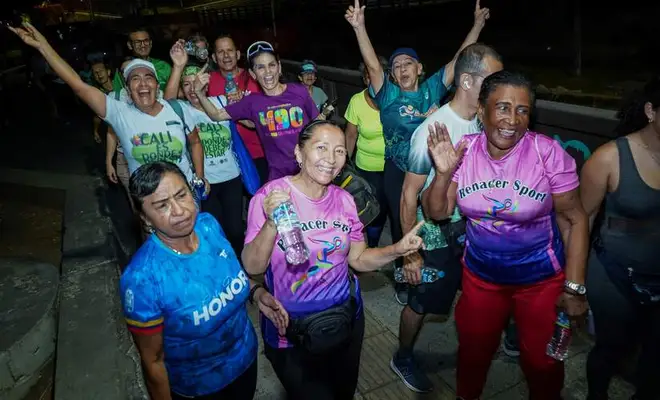 Historia, patrimonio y sabor: así se vivió la caminata nocturna del cumpleaños 490 de Cali