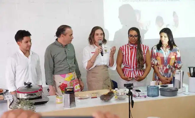 Escuelas que alimentan futuro: Cali fortalece la alimentación saludable con la entrega de recetarios en la sede Adán Cordovez Córdoba