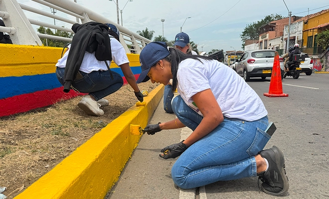 Los colores de Colombia recuperan el civismo y el orgullo: el puente de la calle 5 con carrera 10 renació gracias a la estrategia ‘Volvamos a mi Cali Bella’
