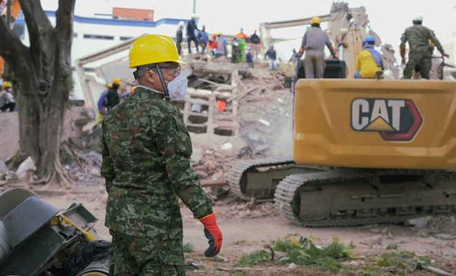 Abriendo caminos hacia la vida: el batallón de ingenieros que apoya las labores de rescate en Cali
