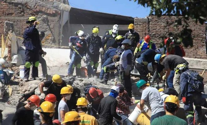 Palpita la esperanza y la búsqueda de sobrevivientes se intensifica: PMU amplía la ventana de vida por 48 horas más