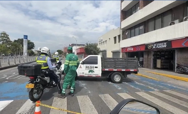 Movilidad mantiene cierre vial en el Parque del Perro por daño en acueducto
