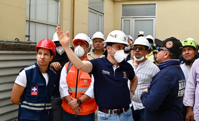 Alcalde Eder acompaña a familias que se encuentran en el HUV y conocer el avance de las labores