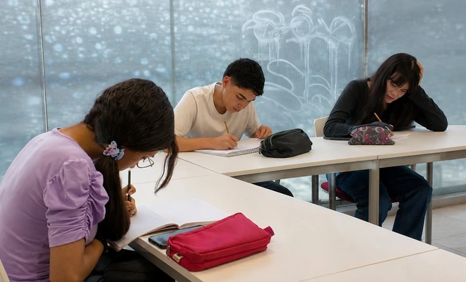 Cali reactiva la convocatoria de la estrategia ‘Vení, hablemos inglés’ con 165 nuevas becas para estudiantes de 9° y 10°