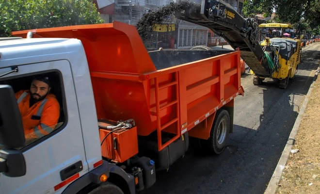 Cali retoma la recuperación de su malla vial tras el terremoto