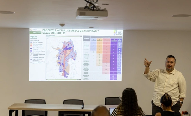 Planeación socializó con organizaciones comunitarias temas de edificabilidad y usos del suelo en el Centro Histórico de Cali