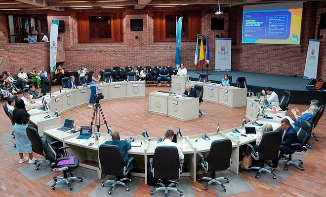 Cali avanza en la recuperación de su infraestructura educativa: Secretaría de Educación presentó ante el Concejo la hoja de ruta para volver plenamente a las aulas