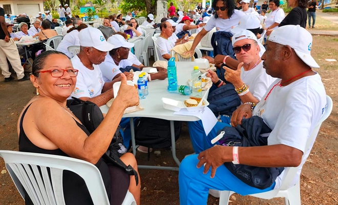 Centros Vida de Cali transforman historias: Más de mil personas mayores disfrutaron de un día de salud, recreación y bienestar