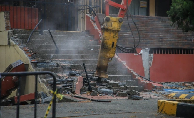 La Alcaldía de Cali avanza en la demolición de edificaciones afectadas por el terremoto: el turno le correspondió a Unidad Residencial Guadalupe