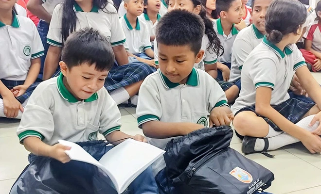 Alcaldía de Cali fortalece la permanencia educativa con la entrega de kits escolares