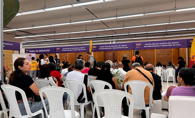 Feria de Servicios ‘Cali Somos Todos’ resuelve dudas a los afectados por el terremoto