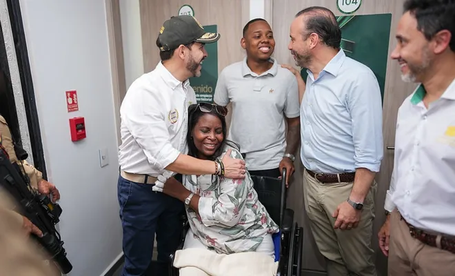 ‘Chela’ al recibir su nueva vivienda:
