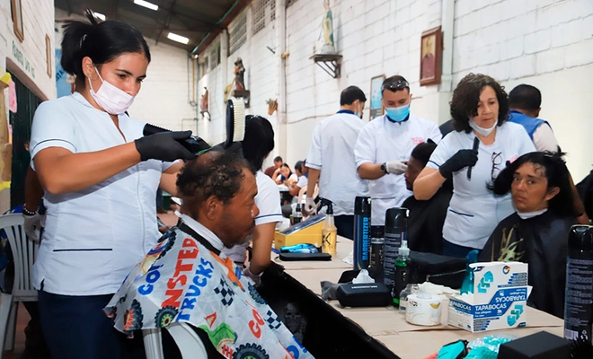 Con jornadas integrales de atención para la población habitante de calle avanza la Operación Cristo Rey en el centro de Cali