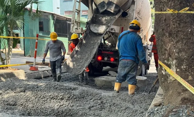 Avanza la recuperación de la malla vial en Cali: en 17 días, 20 tramos priorizados ya están en obra
