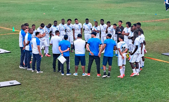  36 egresados de la Escuela Nacional del Deporte culminaron el curso de ‘Revalidación de Licencias de Fútbol’