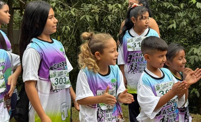 Se realizó la Primera Carrera Atlética 4K en Villacarmelo para promover la integración familiar y el sentido de pertenencia