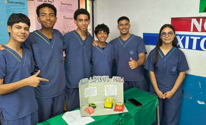 Institución Educativa Juan de Ampudia apuesta por la innovación y la conservación de los humedales de Cali en su Feria de la Ciencia