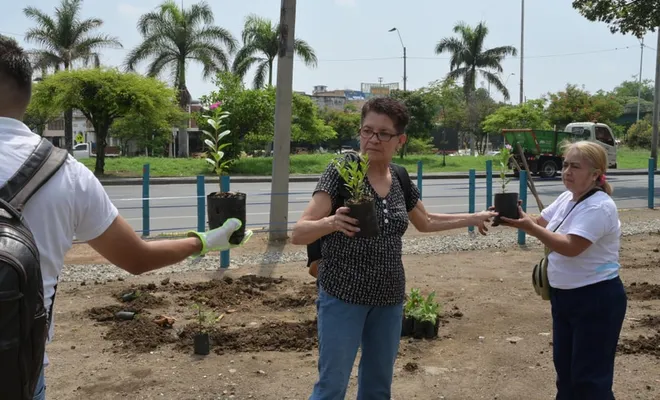 ‘Sembratón’ en el Obrero: espacios públicos más verdes para la comunidad