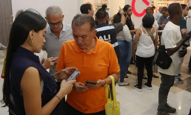 La Feria de vivienda en Cali, que continuará la próxima semana, le brinda alternativas a 700 familias damnificadas por el terremoto