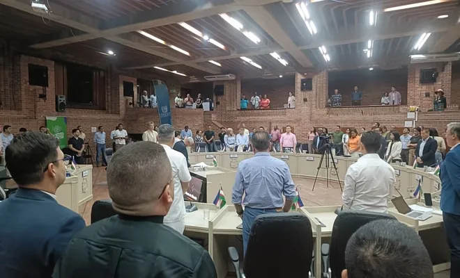 Alcaldía anuncia 10 mil millones de pesos para soluciones de vivienda a familias damnificadas por el sismo