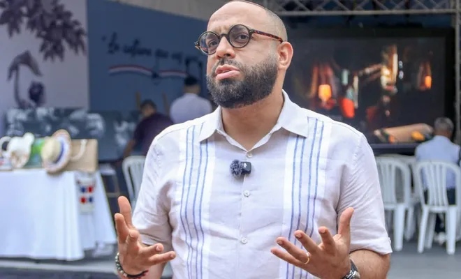 Jonathan De Oleo-Ramos trae los sabores y la memoria de República Dominicana a la ‘Feria del Libro de Cali’