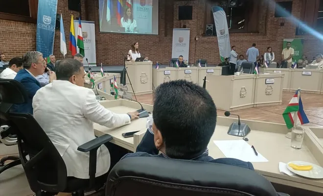 Vigencias futuras por más de $166.890 millones fortalecerán la alimentación y el transporte escolar en Cali