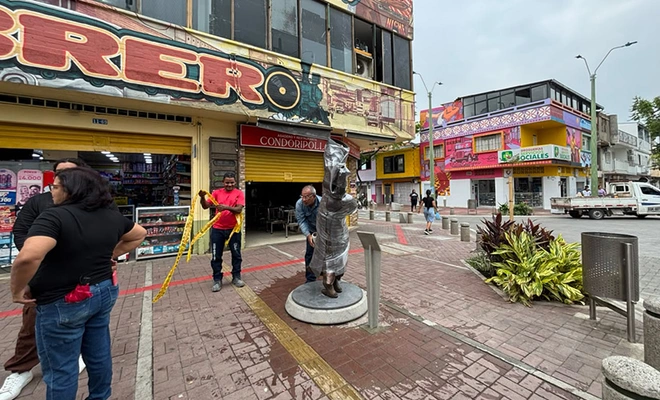 Alcaldía ordena ajustes a la escultura de Celia Cruz en el barrio Obrero de Cali