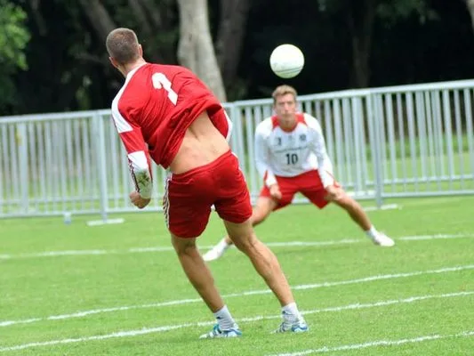 La ciudad vivió la emoción por el partido de fistball entre Austria y Suiza