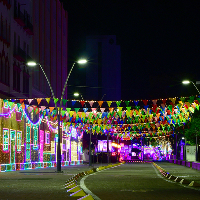 Alcalde se caminó ‘la alborada’ de luces multicolores para dar la bienvenida al tiempo más alegre del año