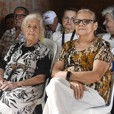 En Cali 14.000 personas mayores de 80 años ya empezaron a recibir el incremento de Colombia Mayor