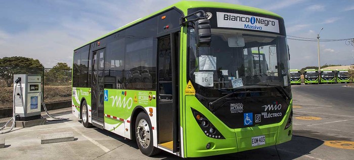 El MIO pone en servicio la primera flota eléctrica de un Sistema Integrado de Transporte Masivo en Colombia