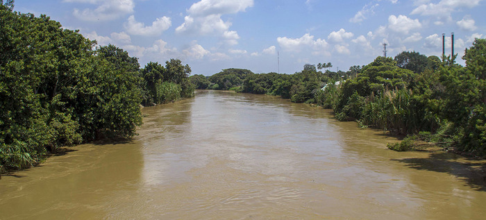 No se asuste si ve roja el agua del río Cauca entre Cali y Buga
