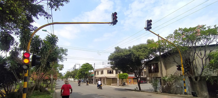 Movilidad pone en servicio dos importantes cruces semafóricos en Alfonso López