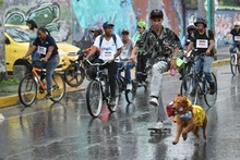 El Ciclopatín Paseo, una fiesta por la movilidad sostenible, que ni la lluvia logró frenar