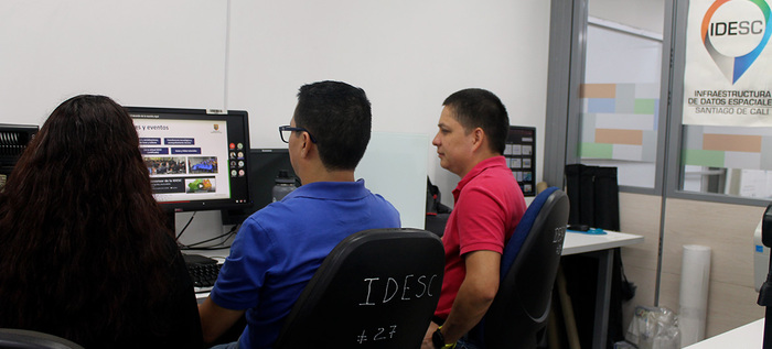 Fotográfía del personal de la Infraestructura de datos Espaciales de Santiago de Cali (IDESC) durante el intercambio virtual con el municipio de Rionegro.
